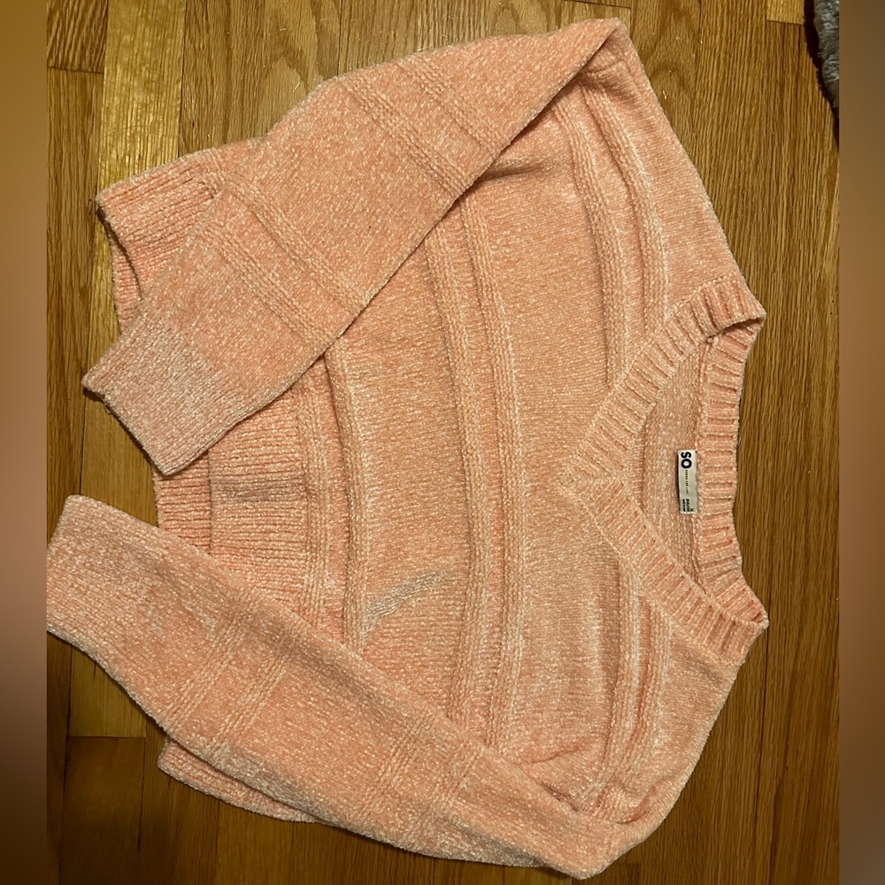 Light Pink/Peach Fuzzy Cropped Sweater